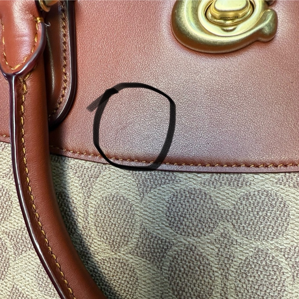 Coach Brooke Carryall crossbody Bag signature Tan/Gold hardware compartments - Picture 9 of 16